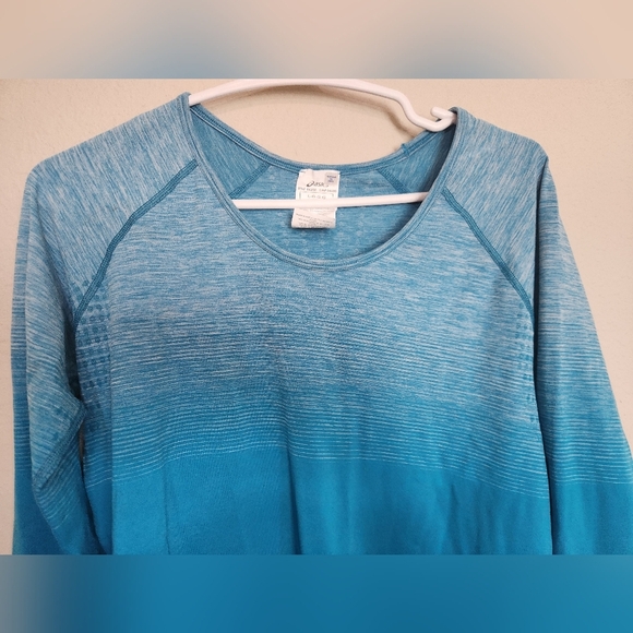 Asics NWT Blue Seamless Long Sleeve Top Size Large - Picture 4 of 6